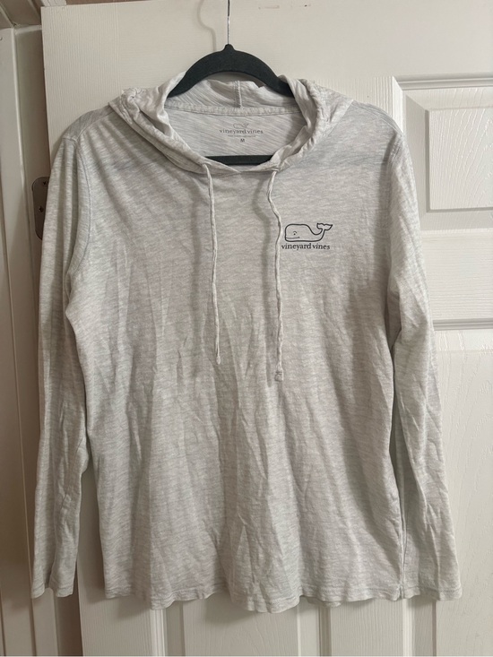Vineyard Vines Tops - Vineyard Vines hooded shirt 100% cotton lightweight comfy hoodie M